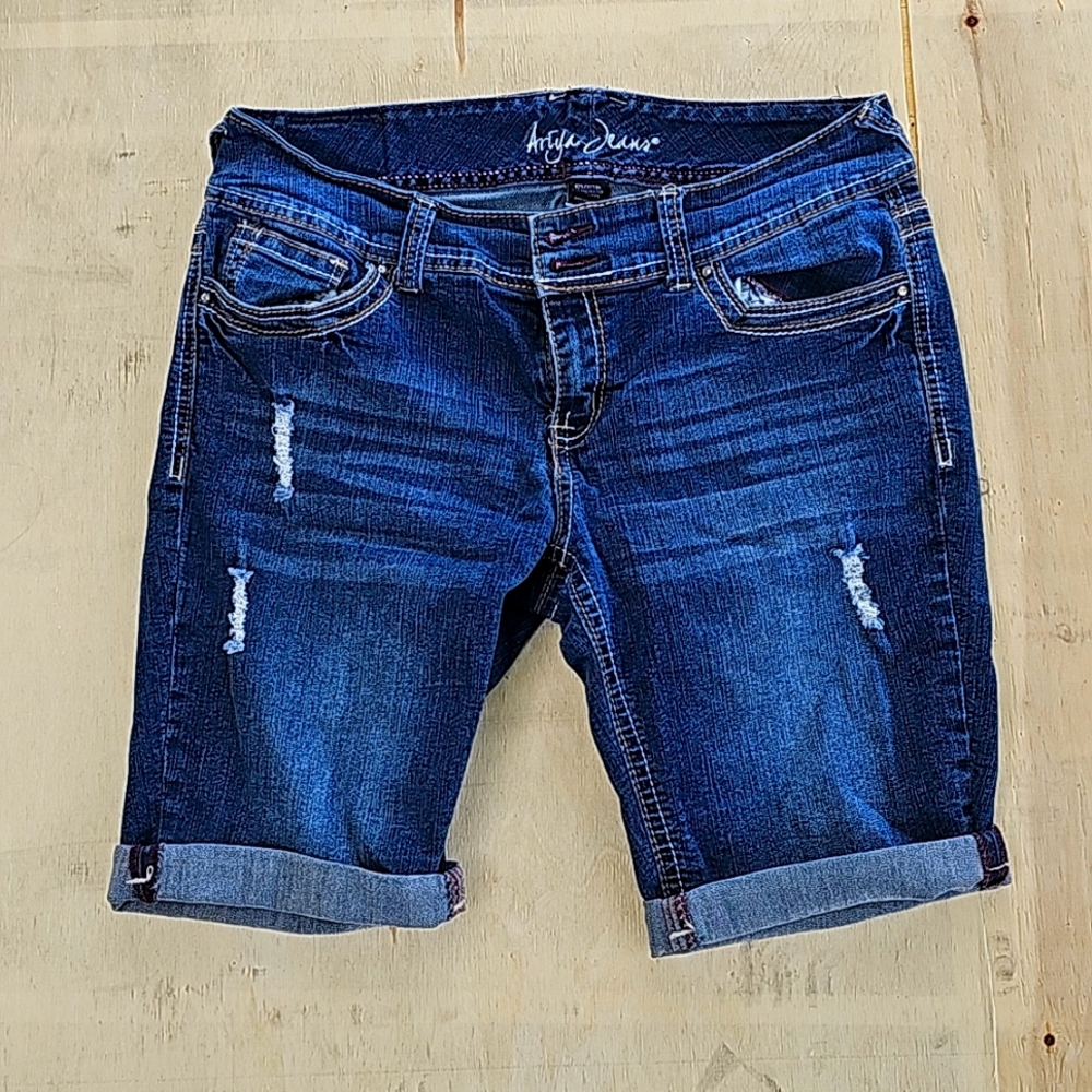 Cropped shorts